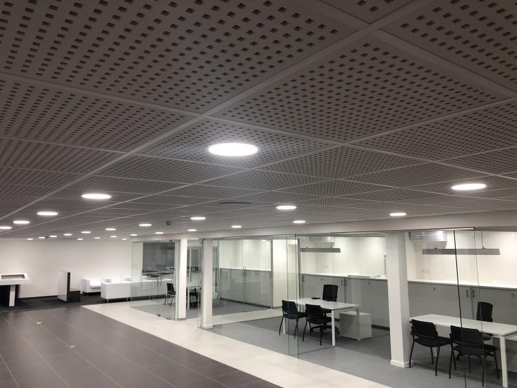 aménagement de bureaux professionnel par JK Glass Belgium